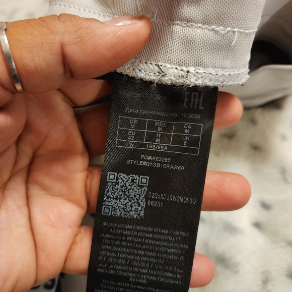 - GUESS CAPRI LEGGINS womens black and white size M. - Picture 6 of 6